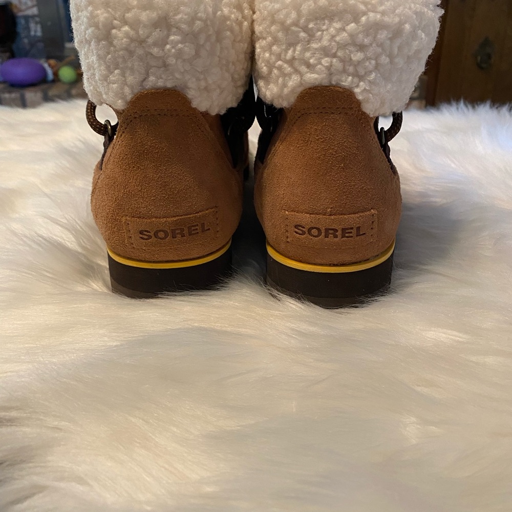 Sorel booties - Picture 5 of 8
